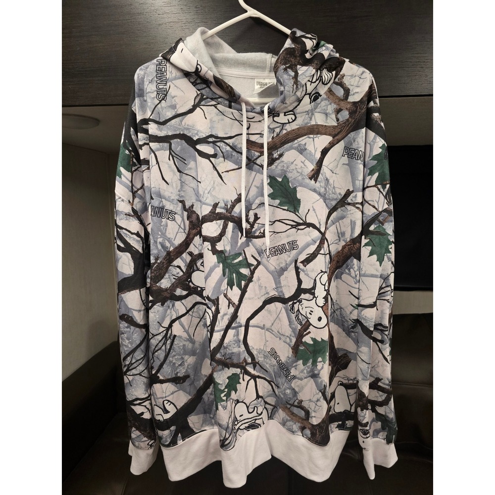 Peanuts Snoopy Timber Camo Hoodie Mens 2XL White Winter Woods Graphic